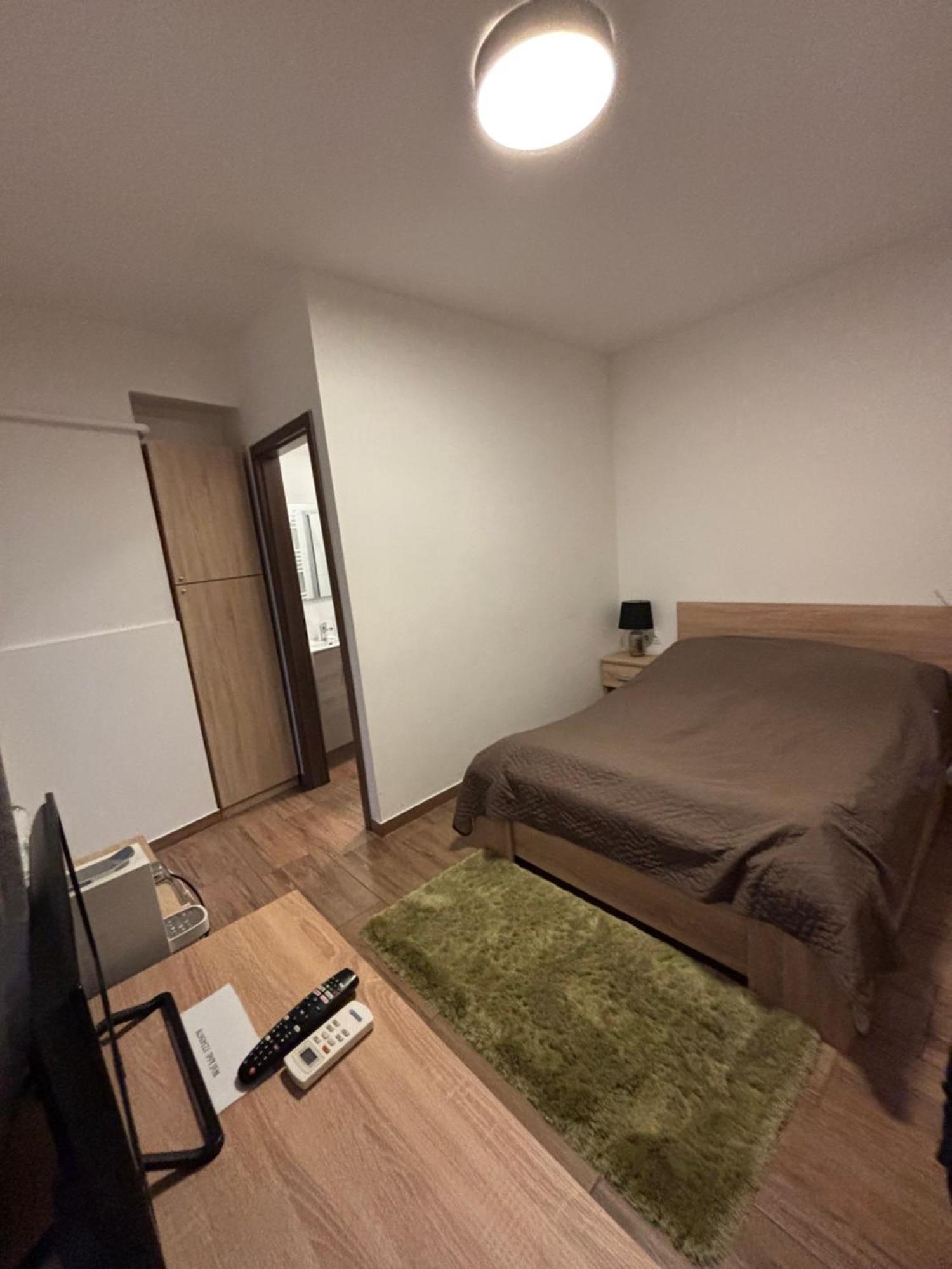 Beugro Lak Hotel Esztergom Buitenkant foto