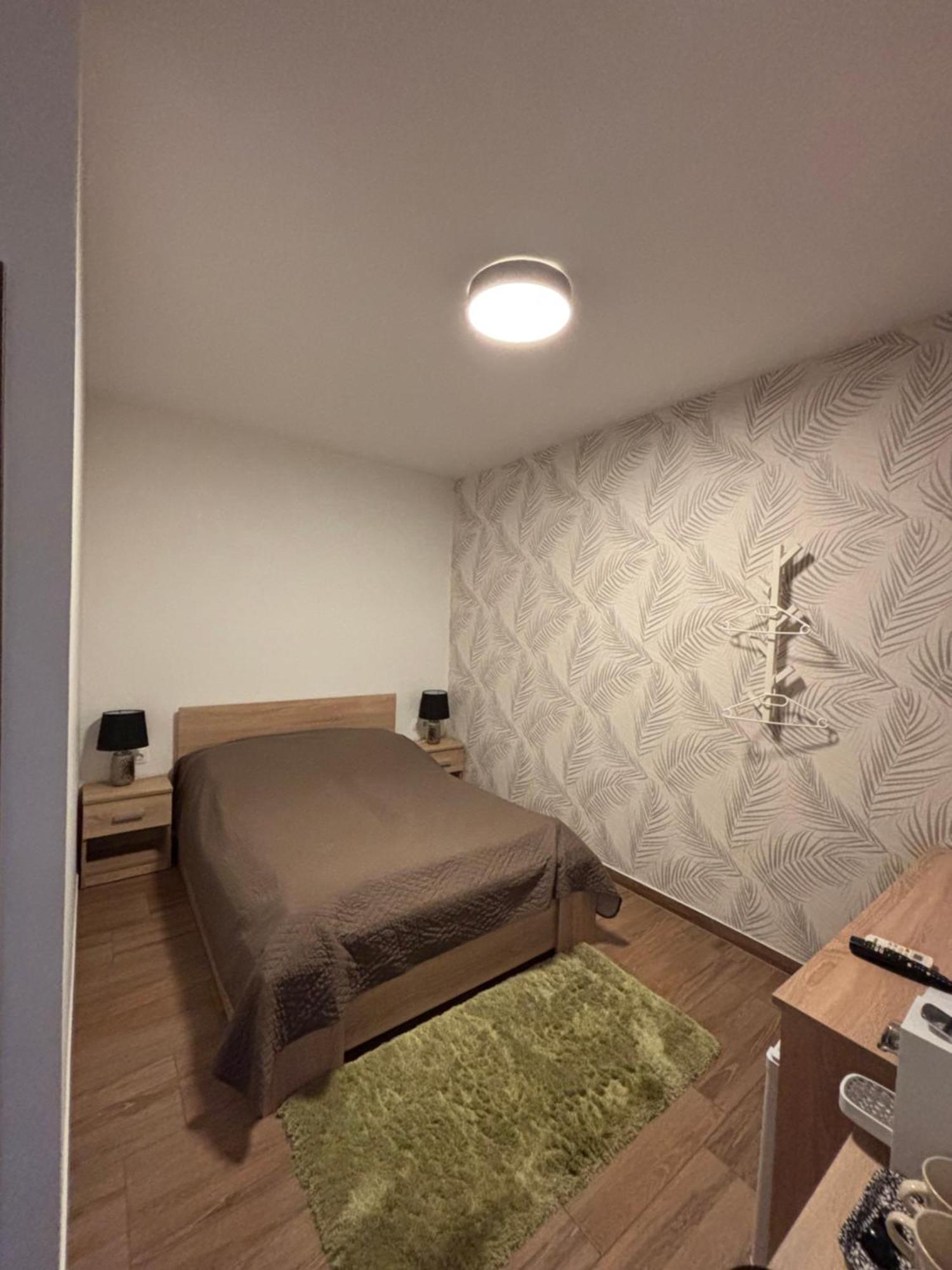 Beugro Lak Hotel Esztergom Buitenkant foto